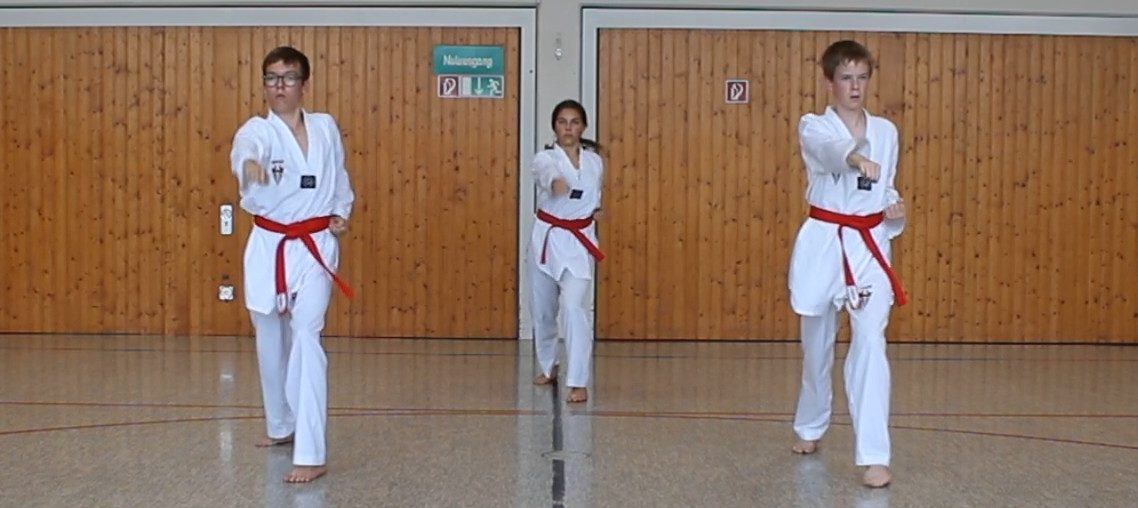 Corona macht erfinderisch - Taekwondo-Sparte des TV Heiligenloh nimmt erfolgreich an der ersten ITO Online Meisterschaft teil